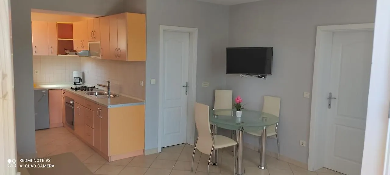 Apartments Sandra Врсар