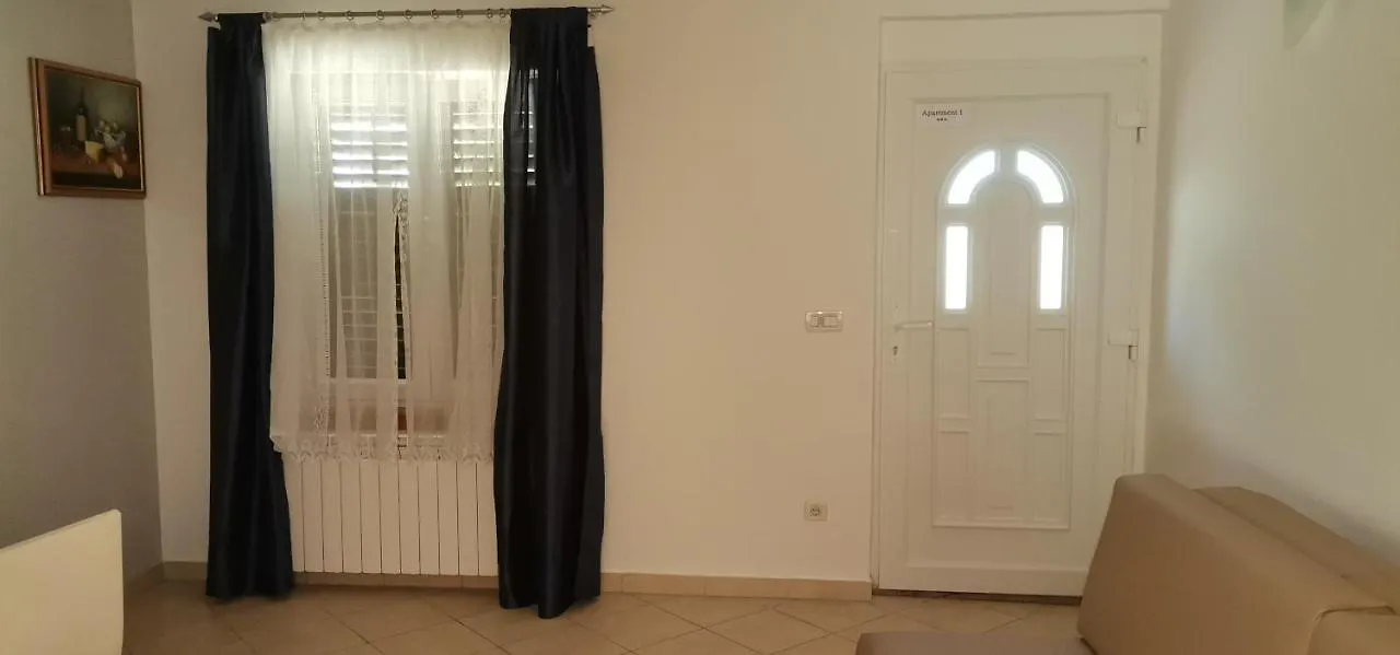 Apartments Sandra Vrsar
